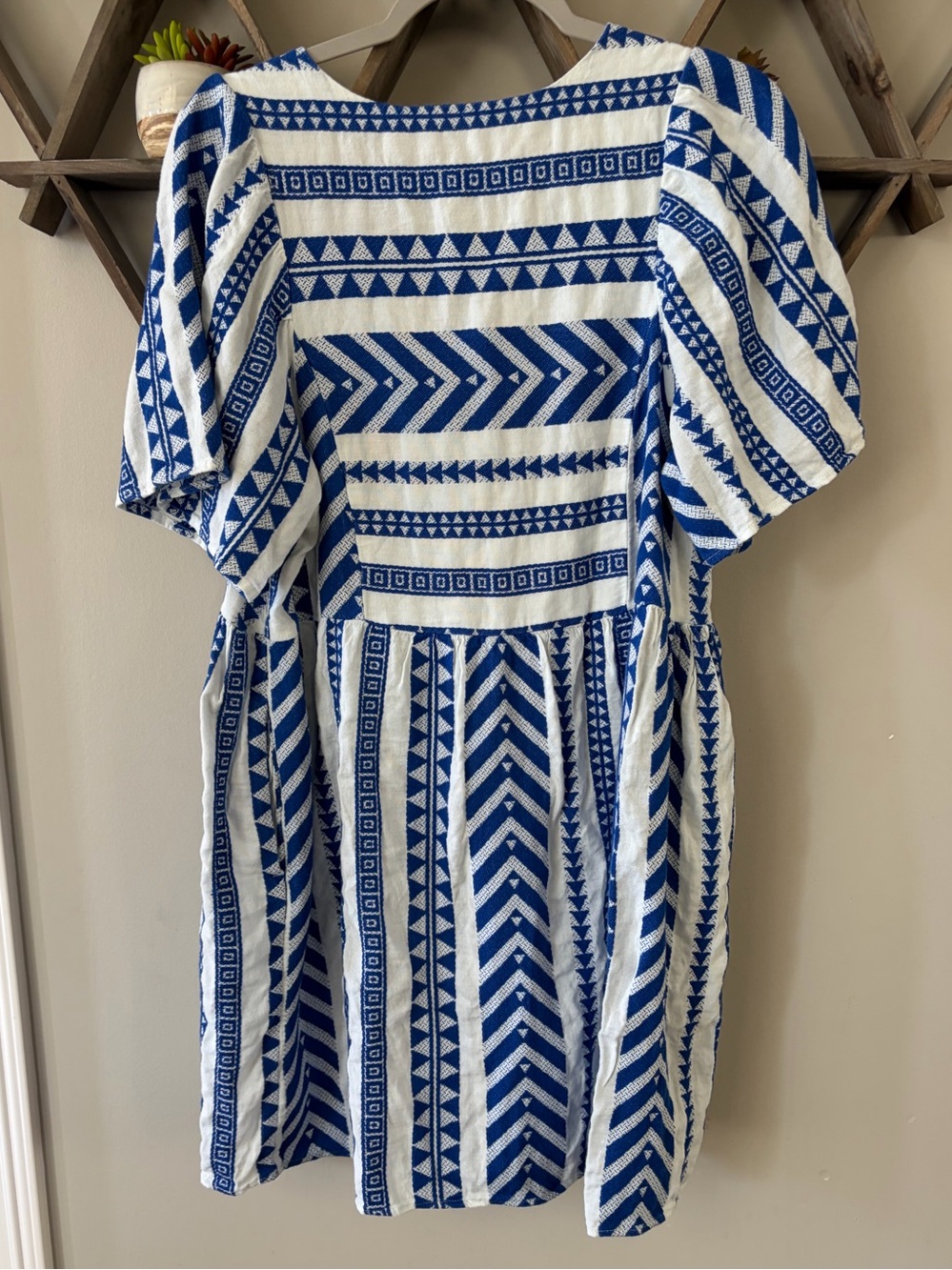 Old Navy blue and white V-neck mini swing dress. Color
Tanzanite. Size medium. - Picture 4 of 7